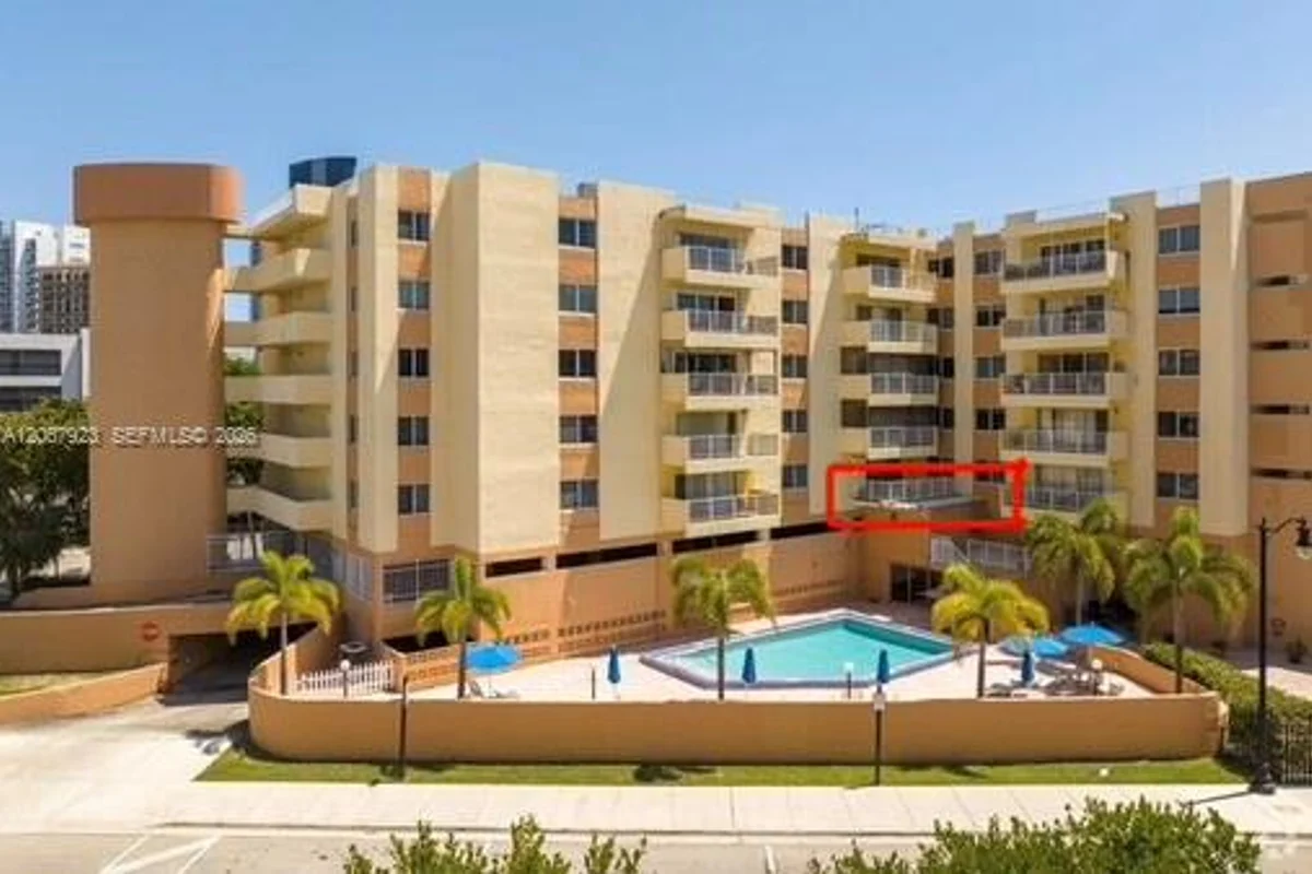 200 178th Dr #301, Sunny Isles Beach: photo 1 of 26