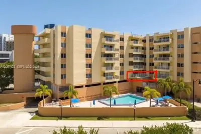 200 178th Dr #301, Sunny Isles Beach: photo 1 of 26