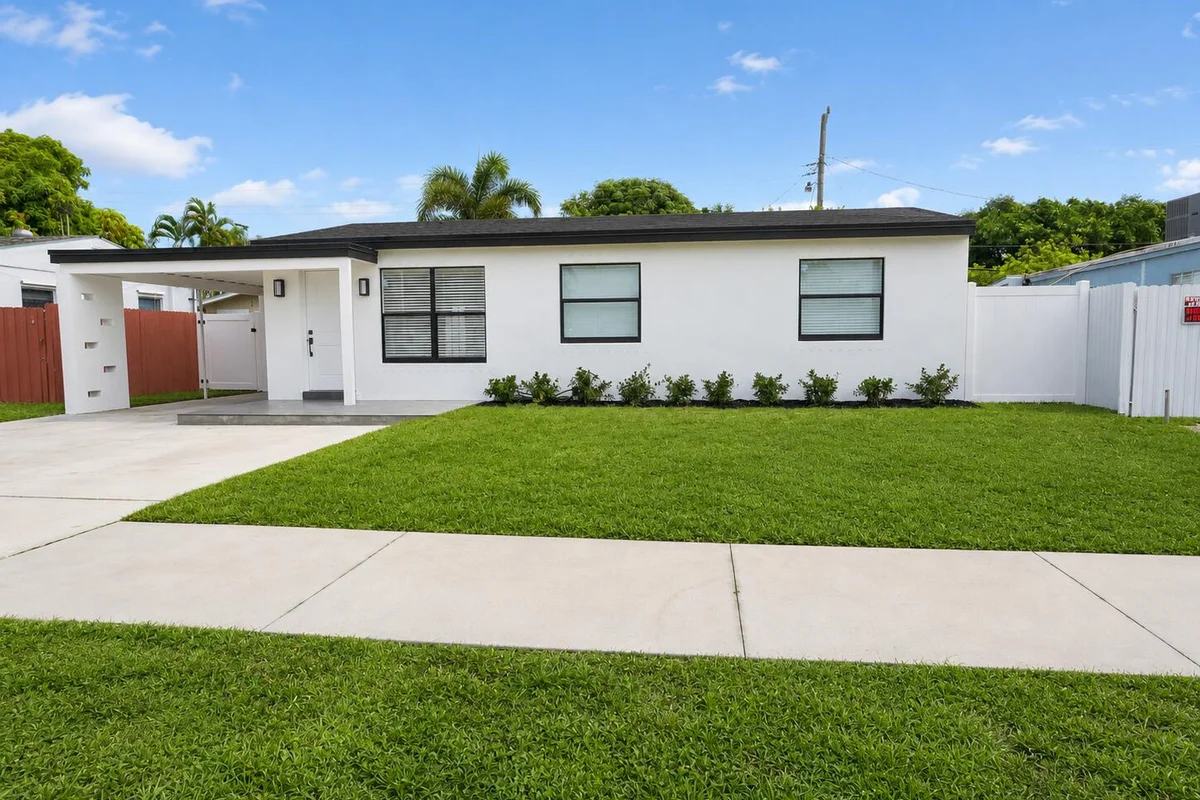 2013 Longwood Rd, West Palm Beach: photo 1 of 22
