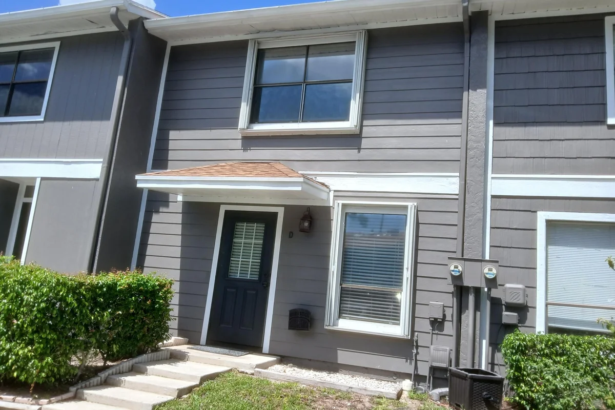 833 Hill Dr #D, West Palm Beach: photo 1 of 20