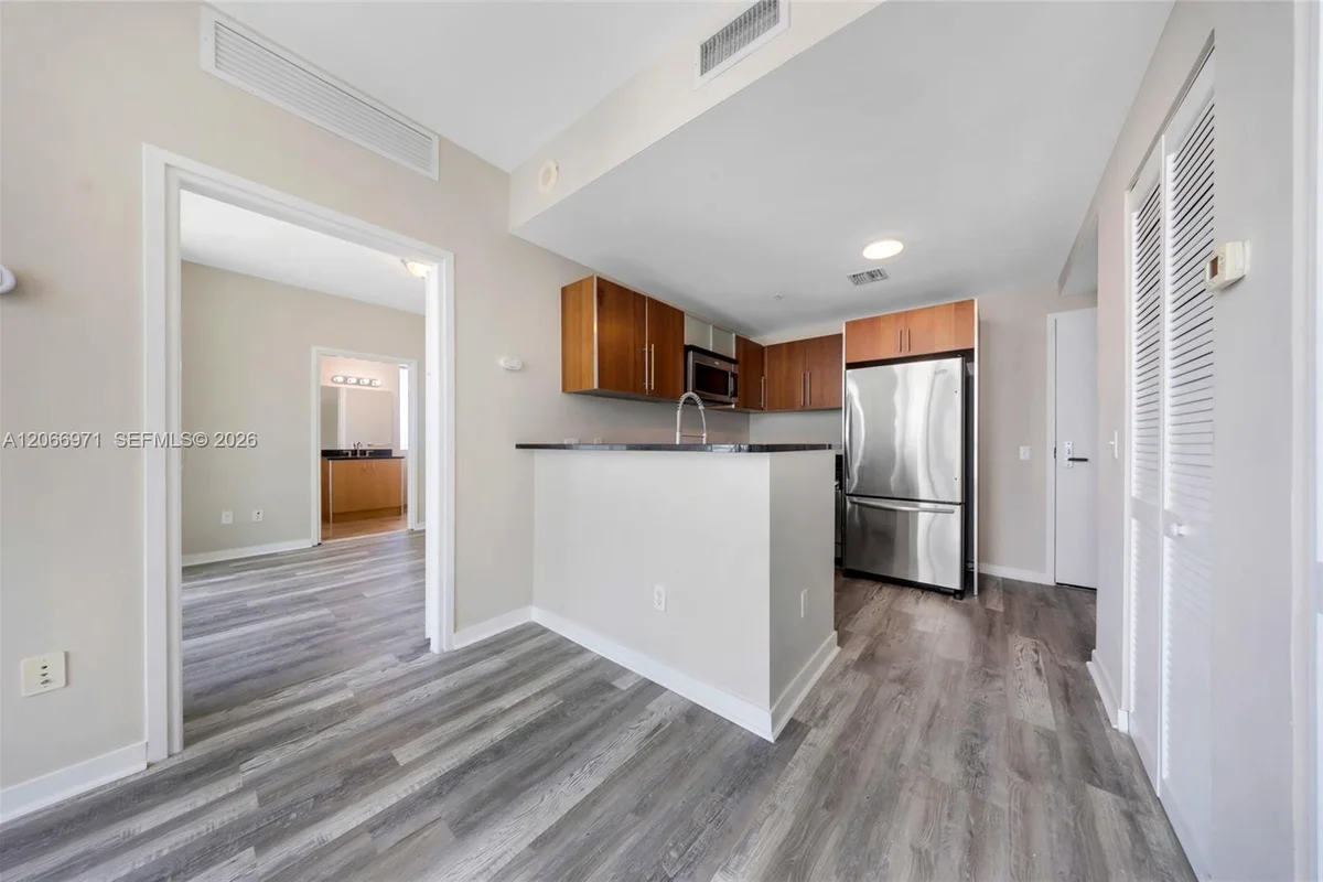 300 S Biscayne Blvd #T-2911, Miami: photo 1 of 31
