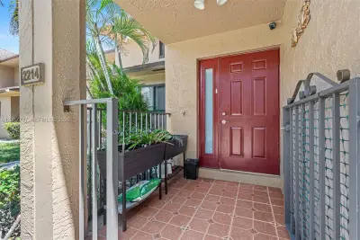 2214 NW 39th Ave, Coconut Creek: photo 1 of 44
