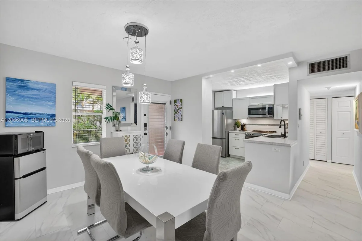 2801 Somerset Dr #205, Lauderdale Lakes: photo 1 of 35
