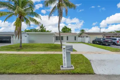 11911 NW 32nd Manor, Sunrise: photo 1 of 36