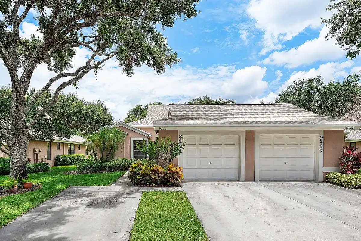 8271 Sun Lake Dr, Boca Raton: photo 1 of 37