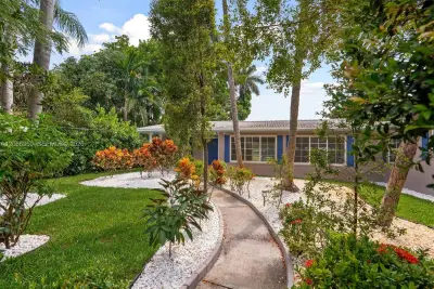 11770 Griffing Blvd, Biscayne Park: photo 1 of 44