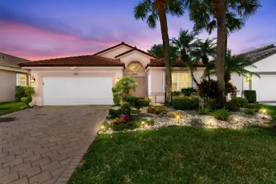 6746 Sun River Rd, Boynton Beach: photo 1 of 72