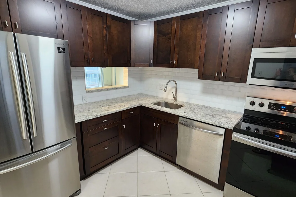 4700 Washington St #308, Hollywood: photo 1 of 31