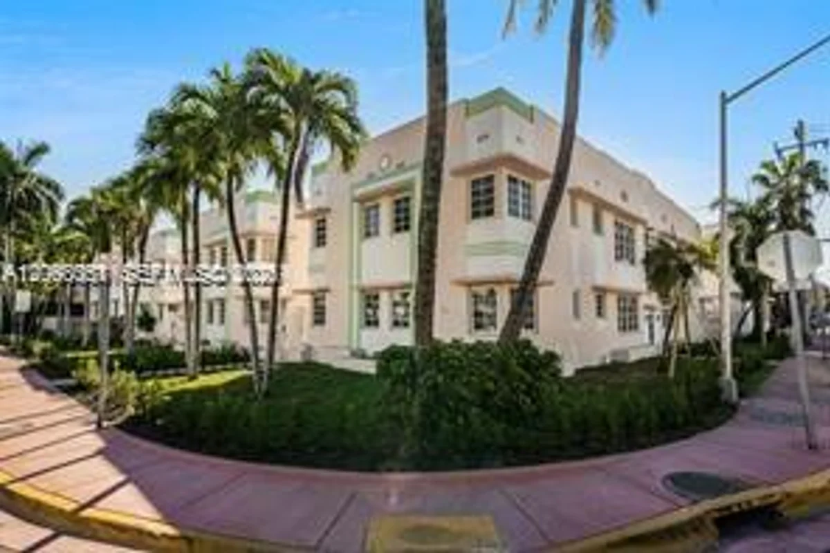 550 15t St #203, Miami Beach: photo 1 of 15