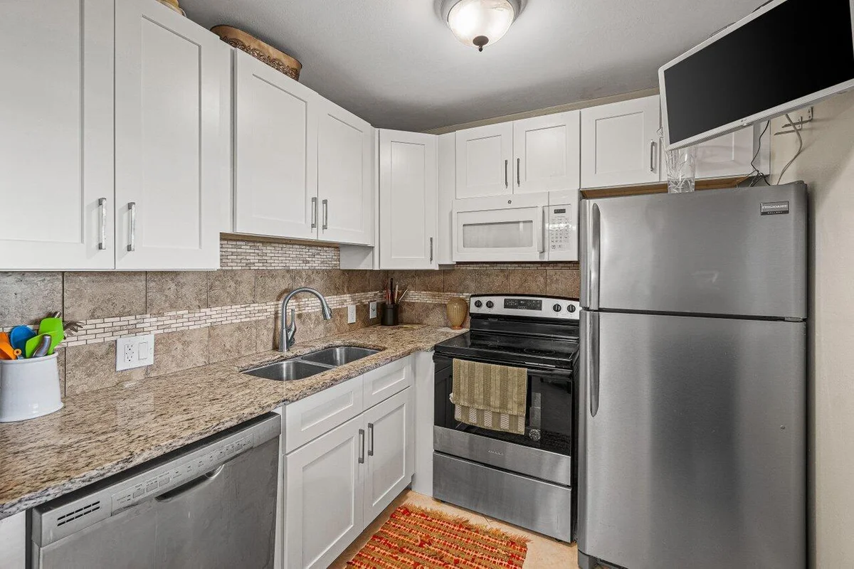 175 Suffolk E, Boca Raton: photo 1 of 23