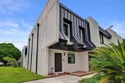 5555 Ludlam Rd #46, South Miami: photo 1 of 20