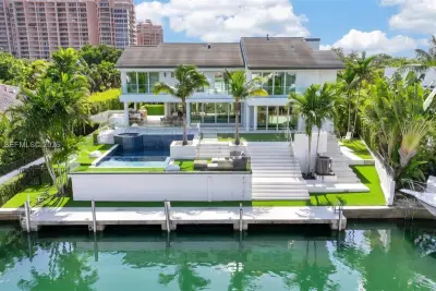 6819 Sunrise Pl, Coral Gables: photo 1 of 53