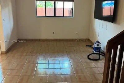 463 SE 14th St, Dania Beach: photo 1 of 41