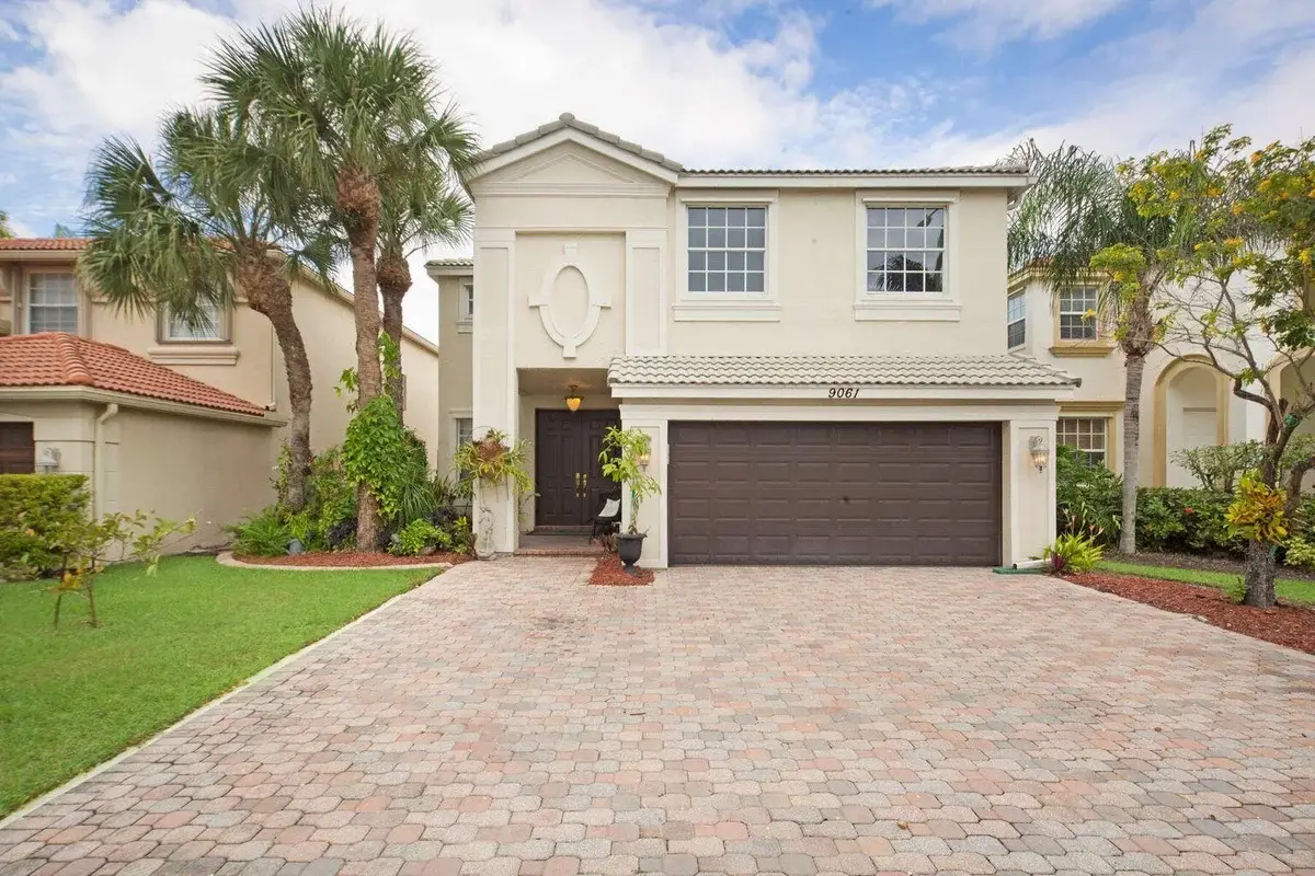 9061 Dupont Pl, Wellington: photo 1 of 43