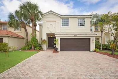 9061 Dupont Pl, Wellington: photo 1 of 43