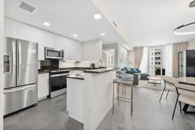 801 Brickell Key Blvd #1805, Miami: photo 1 of 19