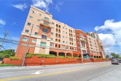 2280 SW 32nd Ave #403, Miami: photo 1 of 20