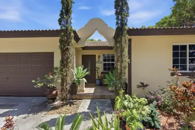 20233 SW 85th Ct, Cutler Bay: photo 1 of 34