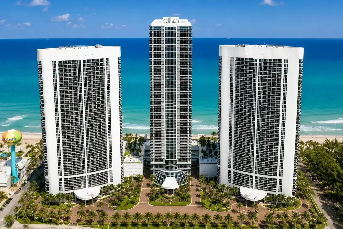 1830 S Ocean Dr #2809, Hallandale Beach: photo 1 of 10