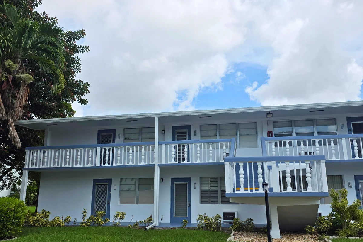 418 Tilford T, Deerfield Beach: photo 1 of 28
