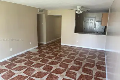 15205 NE 6th Ave #D111, Miami: photo 1 of 1