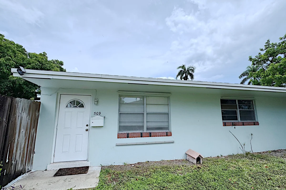 509 SE 2nd Ave, Dania Beach: photo 1 of 32