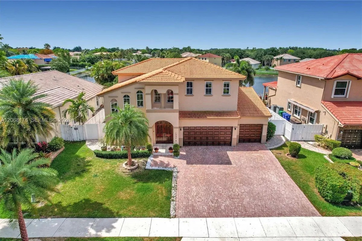 13378 SW 21 St, Miramar: photo 1 of 32