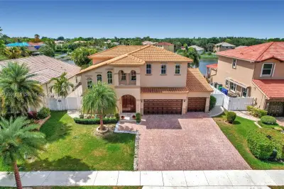 13378 SW 21 St, Miramar: photo 1 of 32