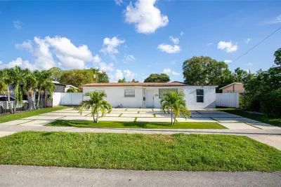 6930 Fillmore St, Hollywood: photo 1 of 23
