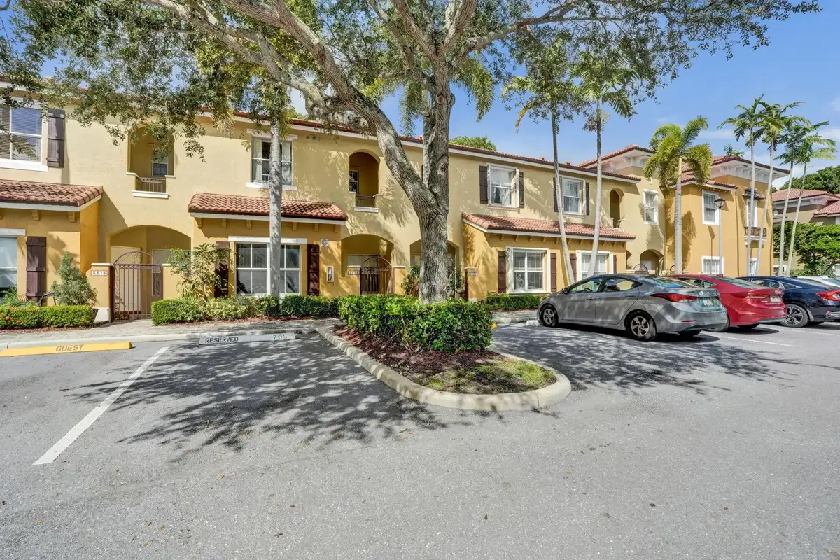 3373 Merrick Ln #705, Margate: photo 1 of 20