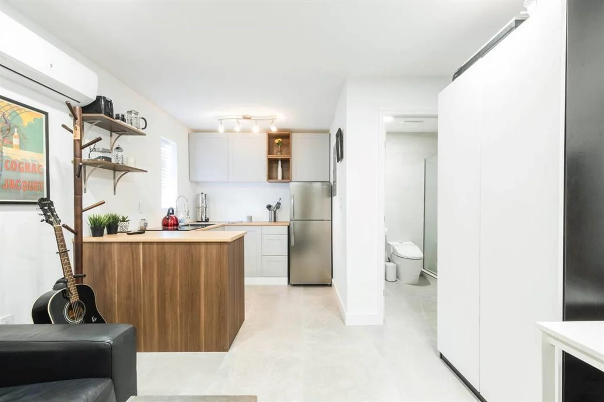 1826 Jefferson St #2, Hollywood: photo 1 of 8