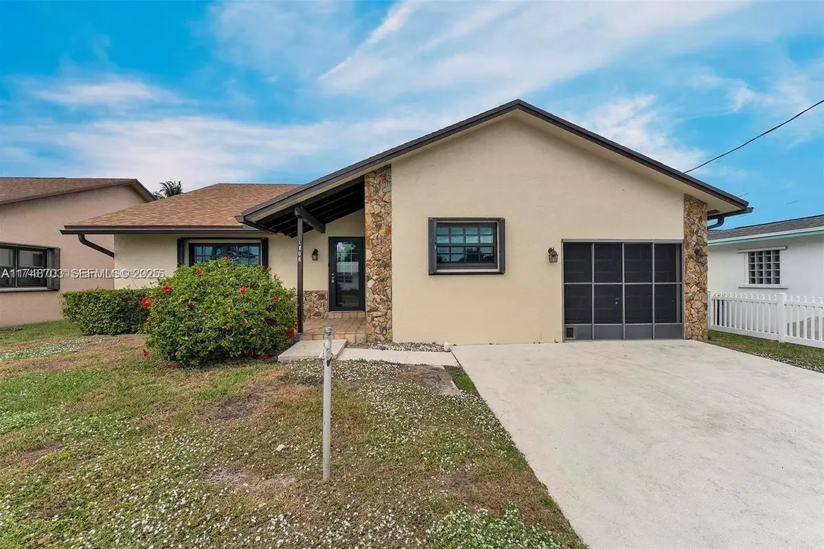 1406 NW 8th St, Dania Beach: photo 1 of 44