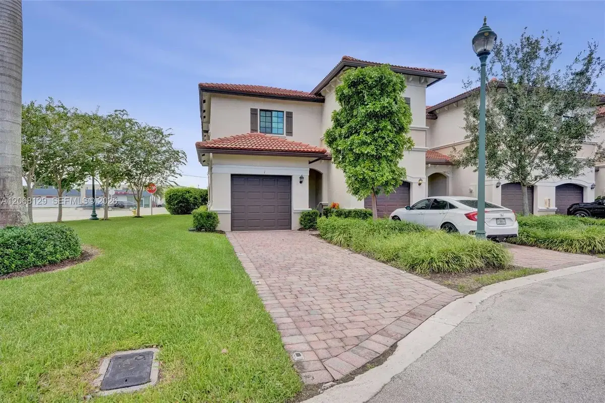 4204 N Dixie Hwy #1, Oakland Park: photo 1 of 58