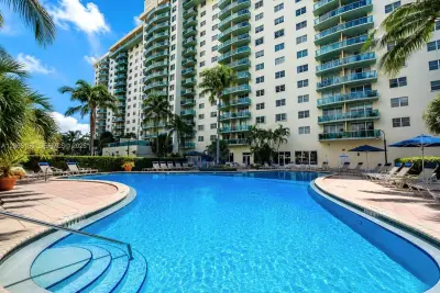 19390 Collins Ave #1210, Sunny Isles Beach: photo 1 of 25