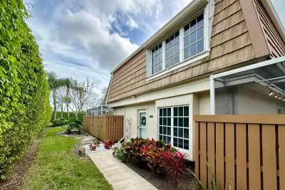 11551 Winchester Dr, Palm Beach Gardens: photo 1 of 22