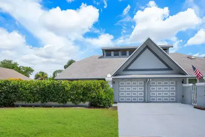 2757 SW 2nd St, Delray Beach: photo 1 of 31