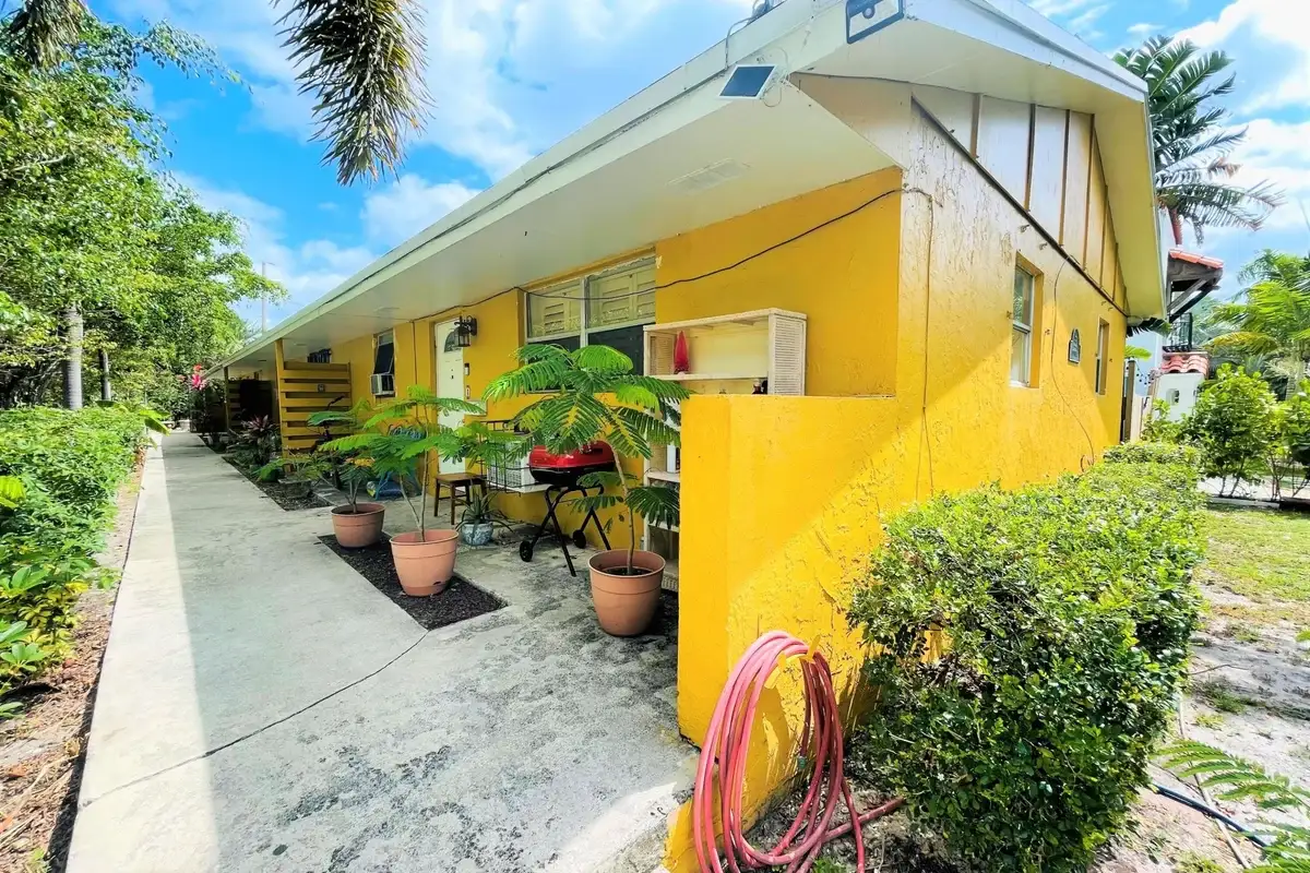 531 27th St #1, West Palm Beach: photo 1 of 11
