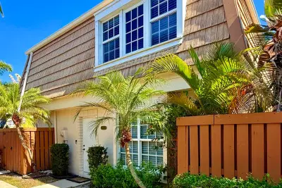 11584 Winchester Dr, Palm Beach Gardens: photo 1 of 17