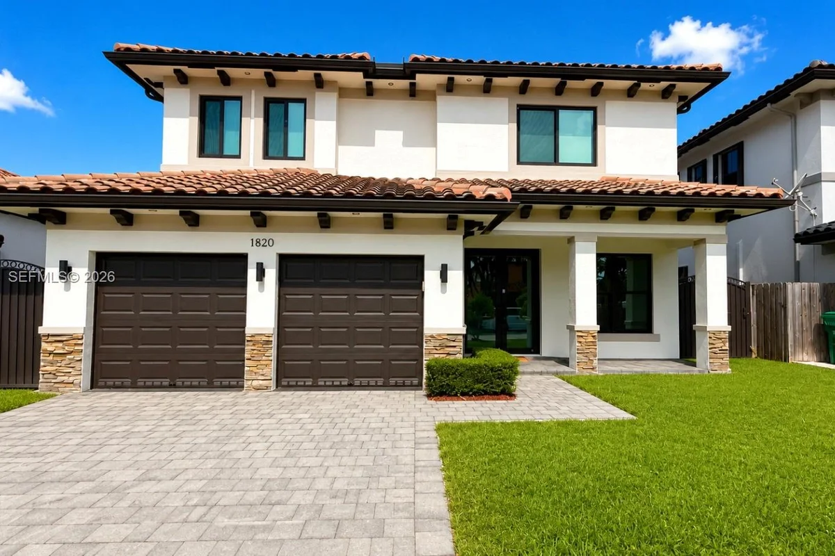 1820 SW 154th Ave, Miami: photo 1 of 40