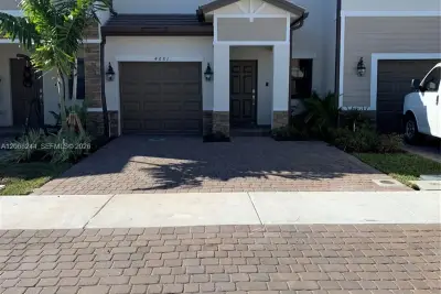 4681 Caspian Way, Davie: photo 1 of 1