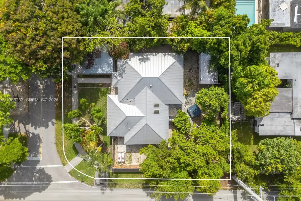 6140 SW 45th St, Miami: photo 1 of 4
