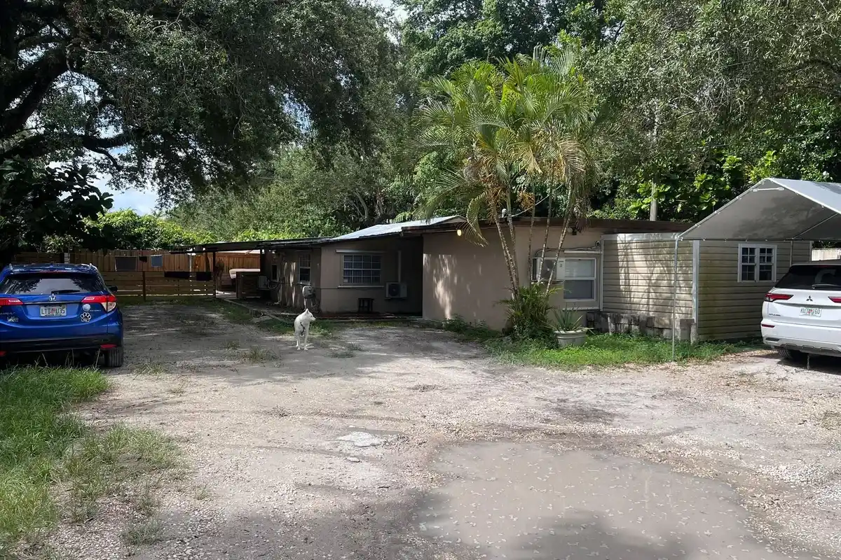 4100 N 32nd Ct, Hollywood: photo 1 of 31