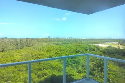 14951 Royal Oaks Ln #1006, North Miami: photo 1 of 36