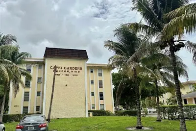 11905 NE 2nd Ave #C106, North Miami: photo 1 of 18