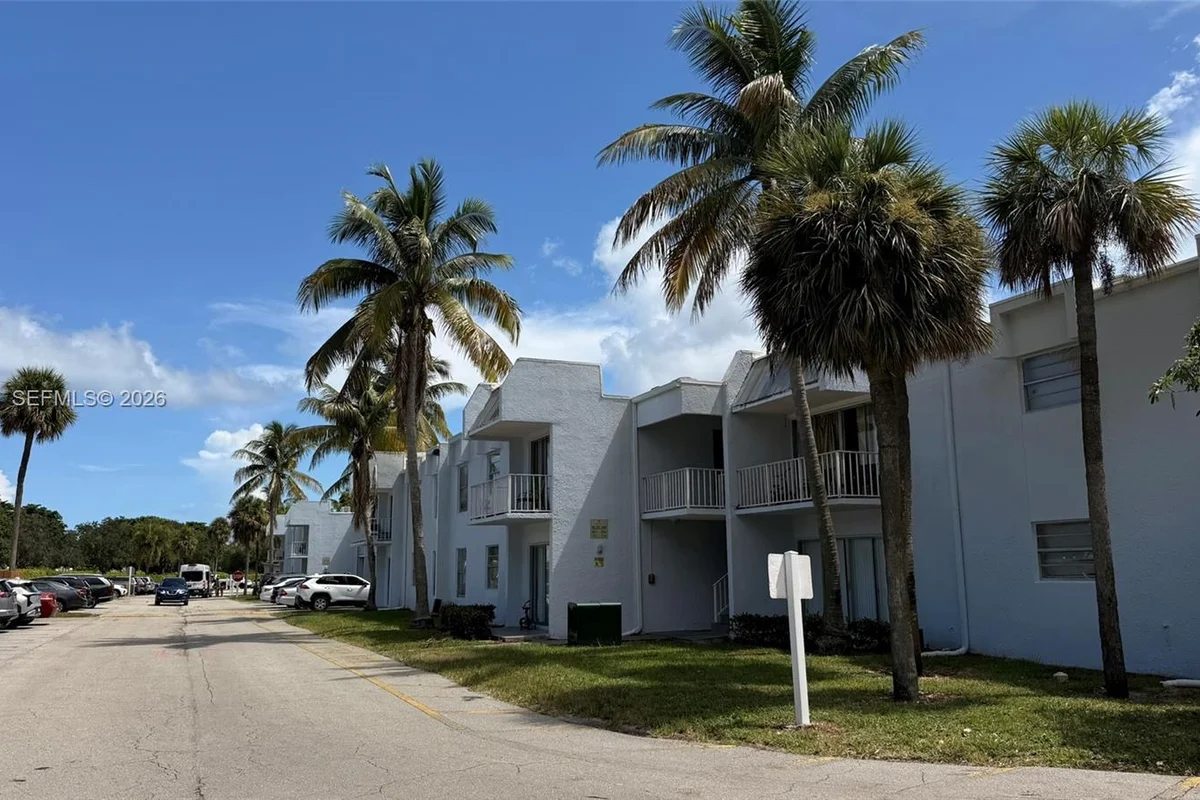 415 Executive Center Dr #203, West Palm Beach: photo 1 of 29