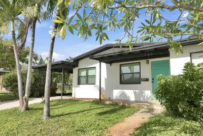 720 S 11th St, Lantana: photo 1 of 16