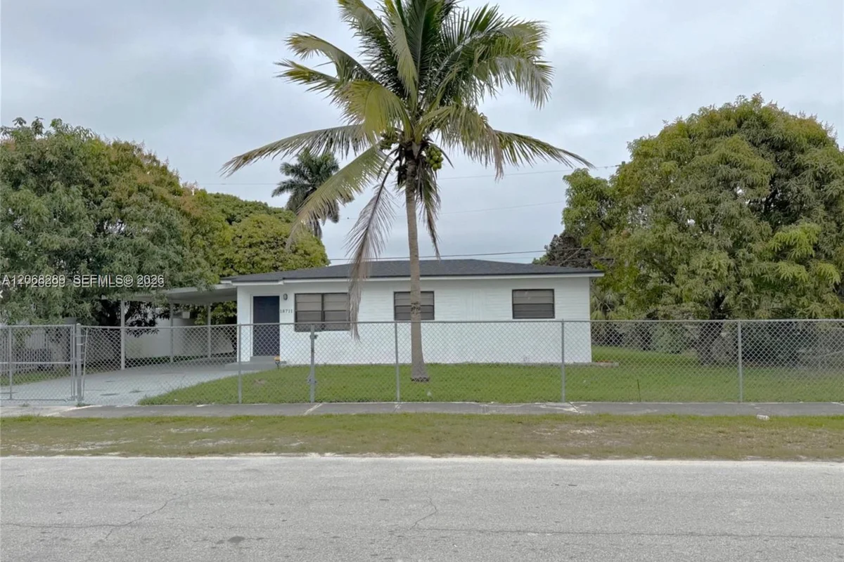 House in Homestead: photo 1 of 35