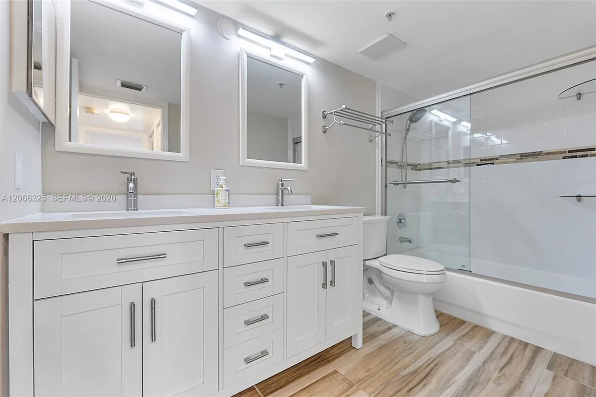 1450 SE 3rd Ave #201, Dania Beach: photo 1 of 19