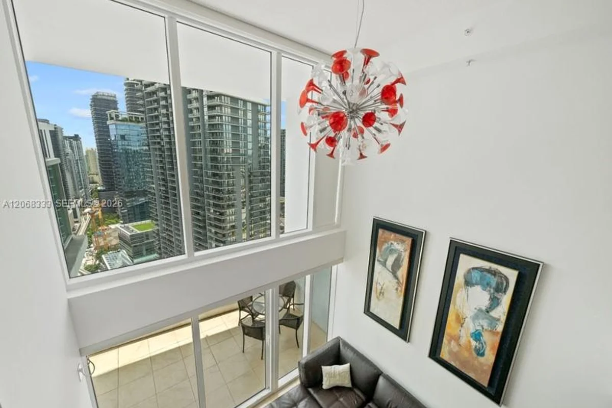 41 SE 5th St #2310, Miami: photo 1 of 20