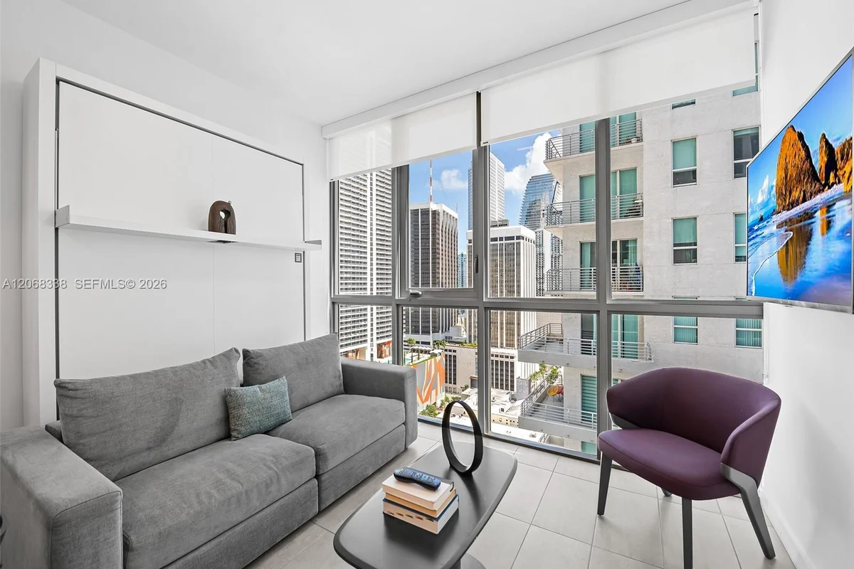227 NE 2nd St #2501, Miami: photo 1 of 27